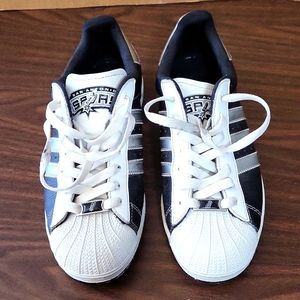 Adidas SA Spurs Tennis Shoes Size 8